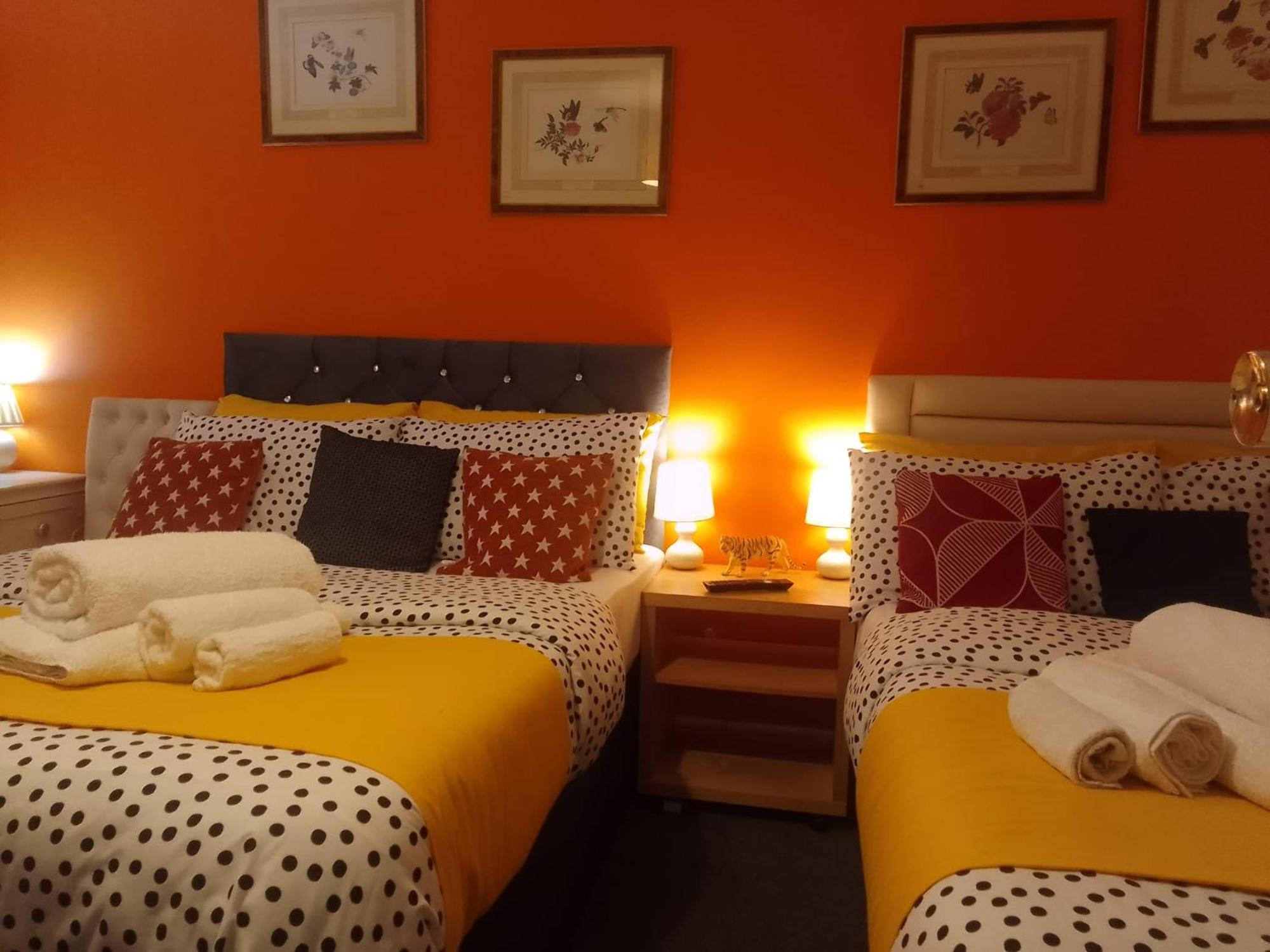 Cosy Stay In Walsall By Ideal Home Bloxwich المظهر الخارجي الصورة